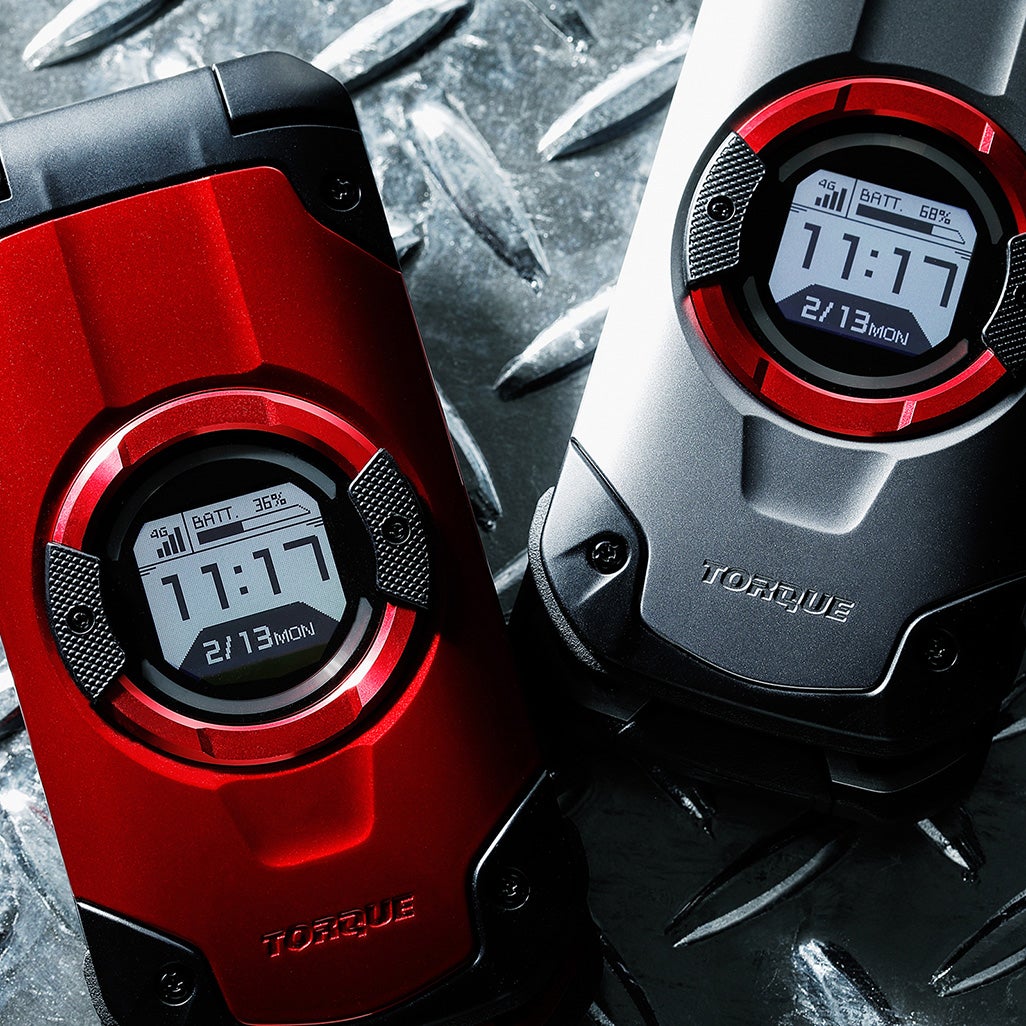 タフネスケータイ復活！ 初代G'zOneから最新TORQUEまで、歴代モデルを